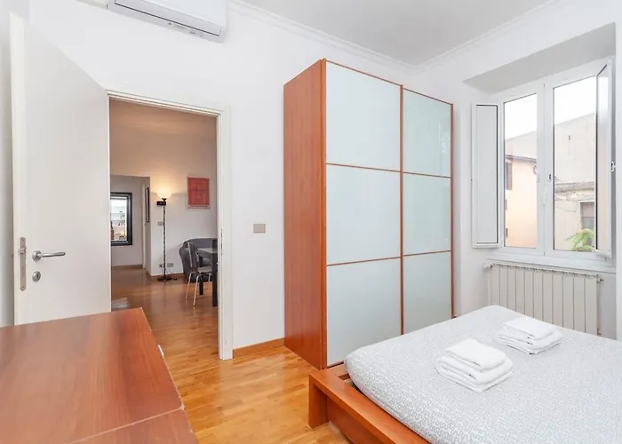 Monti Colosseo Family Апартаменты Рим